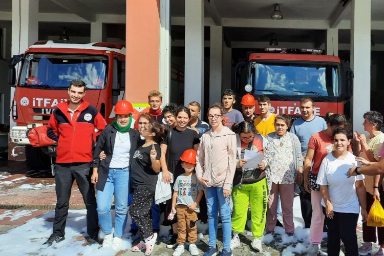 Kocaeli'nde Büyükşehir İtfaiyesi'ne 'özel' ziyaret -