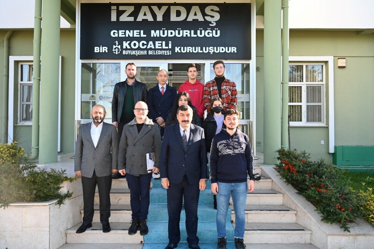 Kocaeli'nde öğrenciler İZAYDAŞ’taki akıllı şehircilik uygulamalarını inceledi