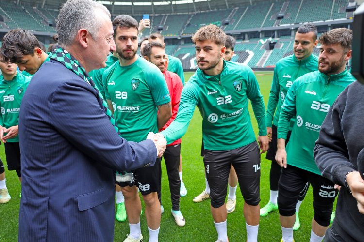 Kocaelispor'a Başkan Büyükakın'dan moral ziyareti -