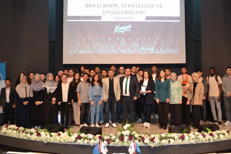 Konya'da akıllı şehir uygulamaları anlatıldı -