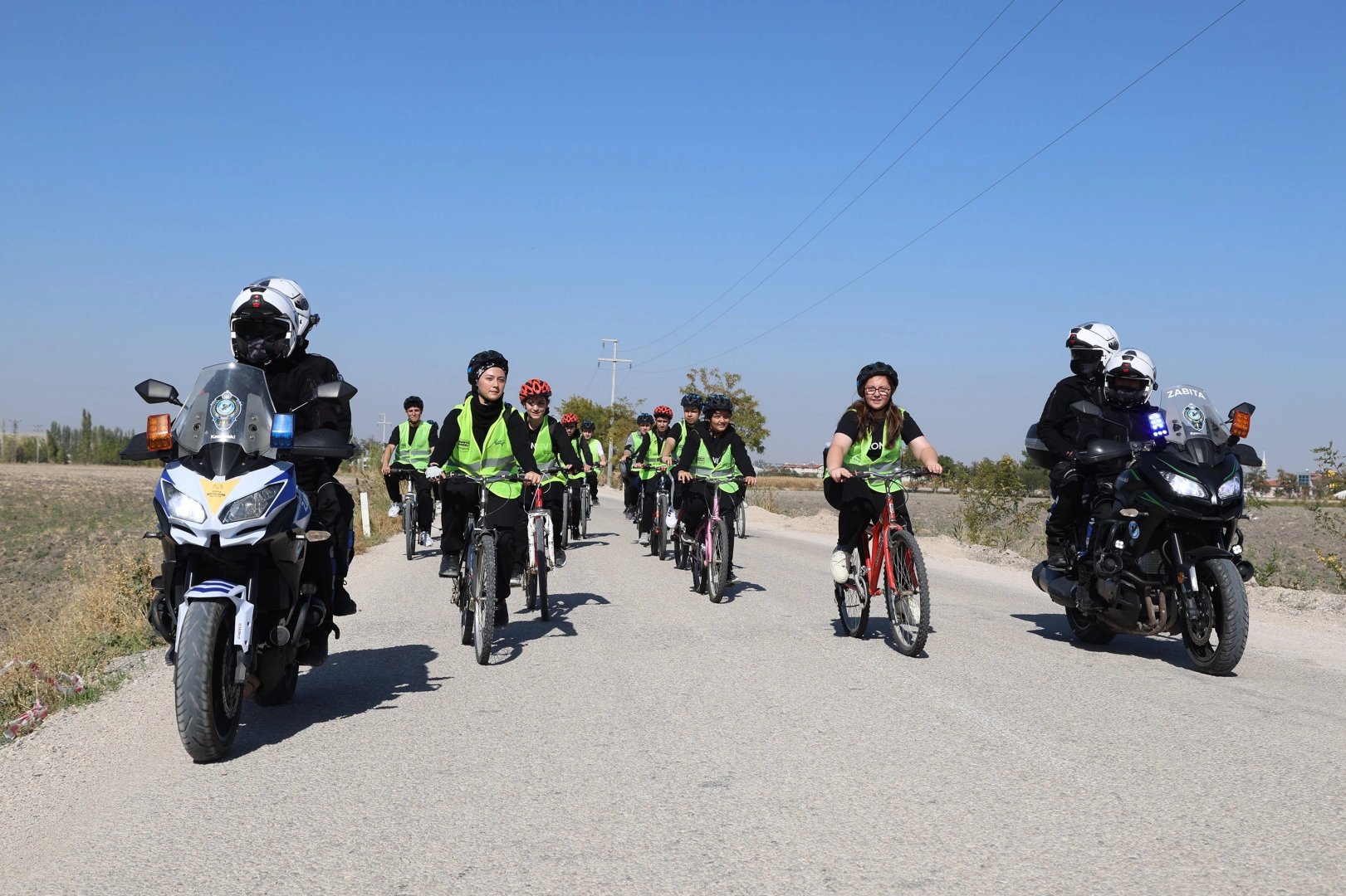 Konya'da liseliler doğa ve kültüre pedal çevirdi -