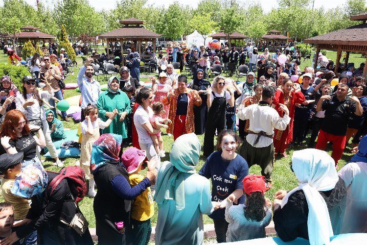 Konya'da özel öğrenciler gönüllerince eğlendi -