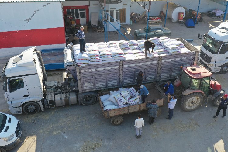 Konya'nın 10 tır yemi Hataylı besicilere can suyu oldu -