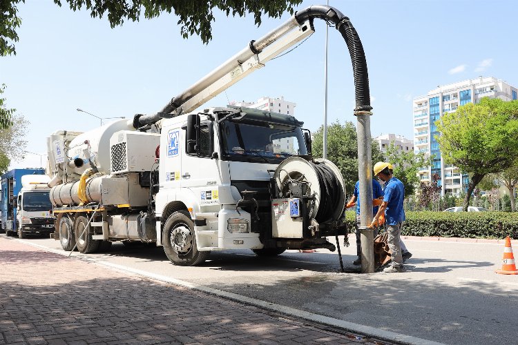 Konya olası risklere karşı kanalları temizliyor -