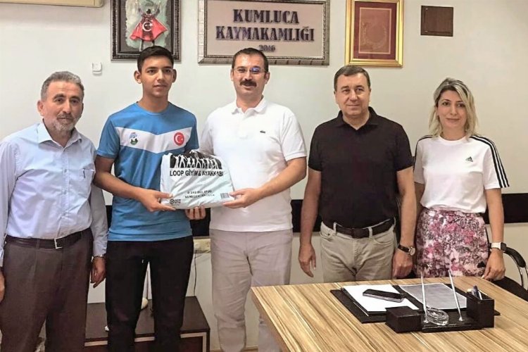 Kumluca'da Kaymakam Erdemir başarılı öğrencileri ödüllendirdi -