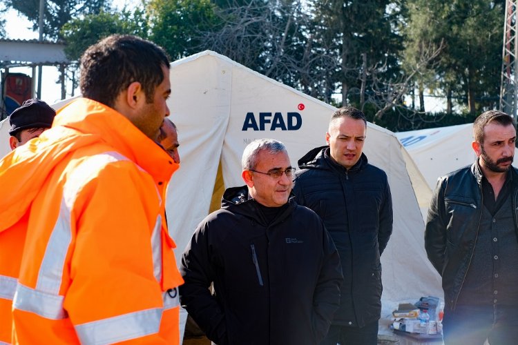 Kütahya Belediye Başkanı deprem bölgesinde -