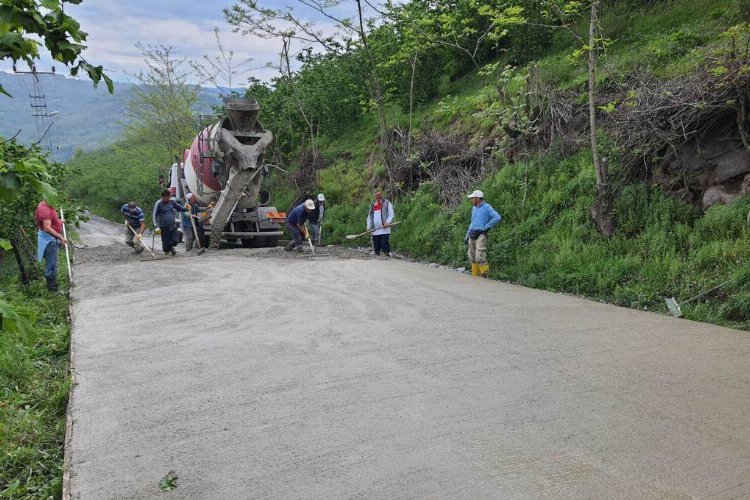 Kuylu Karaağaç yolu beton ile buluşuyor -