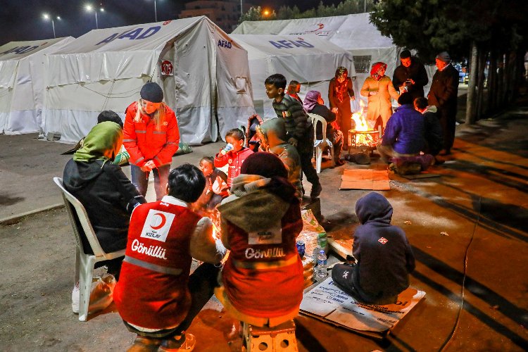 Kızılay afet bölgesinde çalışmaları sürdürüyor -