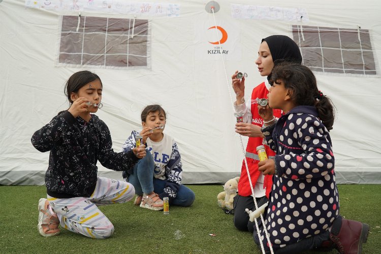 Kızılay'dan afetzedelere psikososyal destek -