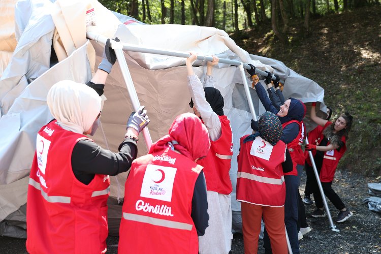 Kızılay 'kadın afet gönüllüleri' yetiştiriyor -