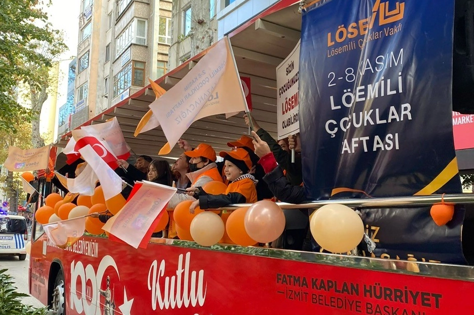 LÖSEV’den Kocaeli’de farkındalık korteji -