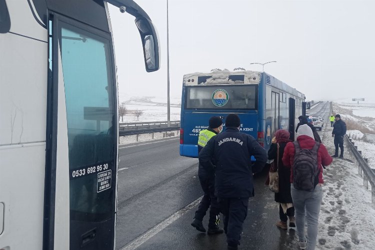 Mahsur kalan yolcuların imdadına Gölbaşı yetişti -