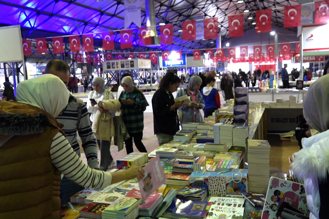 Malatya'da Anadolu Kitap ve Kültür Fuarı'na yoğun ilgi -