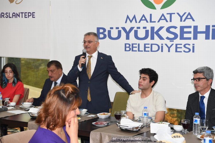 Malatya'da ilk 1000'e giren öğrencilerle buluşuldu -