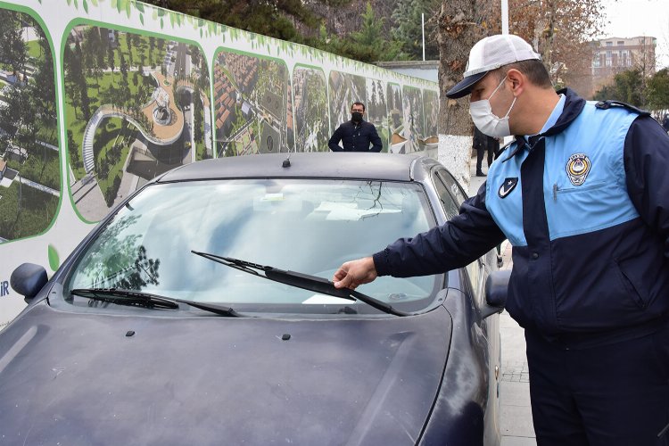 Malatya'da zabıta ekipleri, araç park denetimlerine devam ediyor 