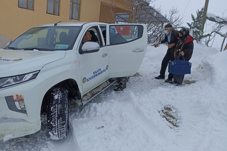 Malatya yolda kalanların imdadına yetişti -