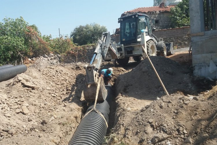 Manisa Akhisar'da yağmursuyu hattı çalışmaları -