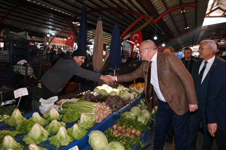 Manisa Alaşehir pazarında başkanlar moral buldu -