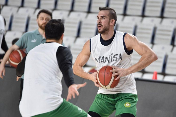 Manisa BŞB, Anadolu Efes karşısında -