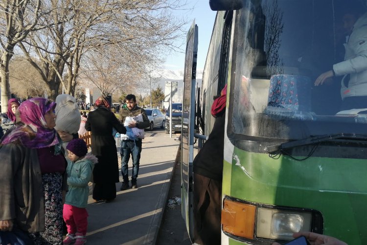 Manisa Büyükşehir'in otobüsleri depremzedelerin hizmetinde -