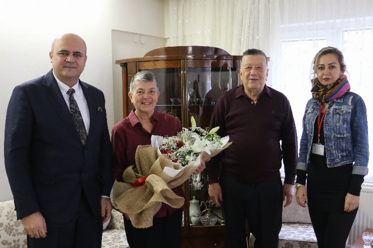 Manisa Büyükşehir Belediye Başkanı Ergün'den Safiye öğretmene sürpriz 