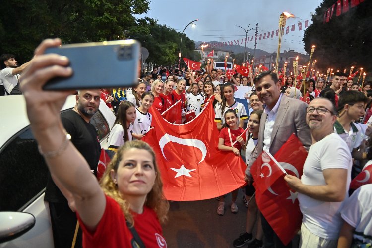 Manisa’da 19 Mayıs Fener Alayı ile kutlandı -