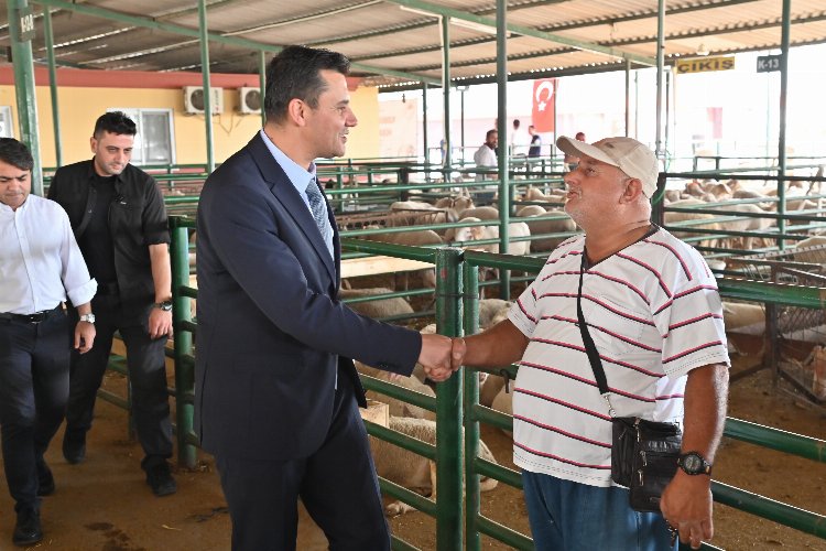 Manisa'da Başkan Zeyrek pazarlığa aracı oldu -