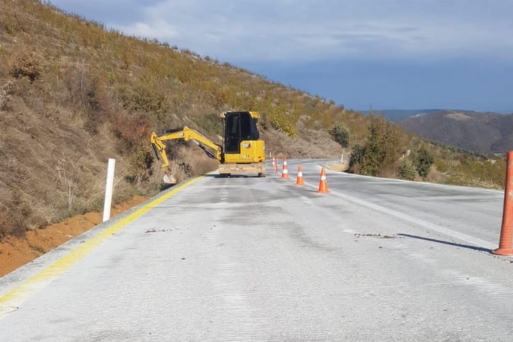 Manisa'da 'beton hendek' ile yollara güven geldi -