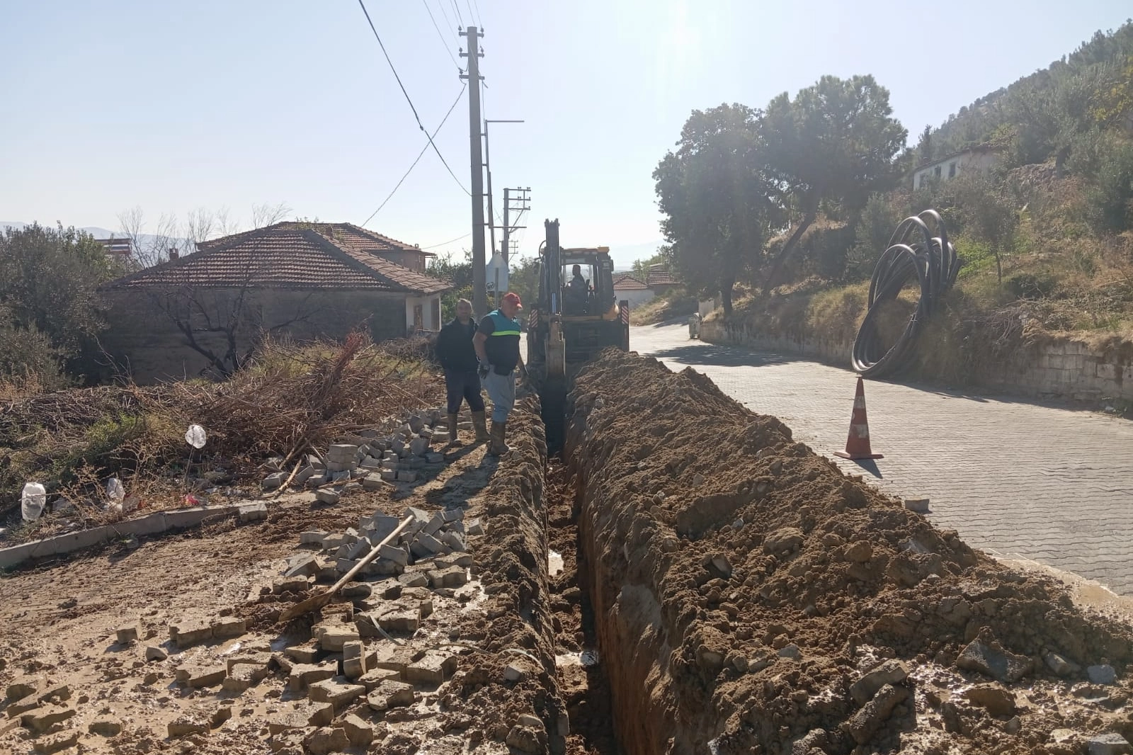 Manisa'da bir bölgeye daha sağlıklı ve kesintisiz içme suyu hattı -