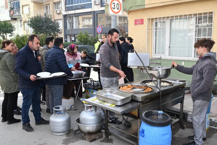 Manisa'da MHP merhum İl Başkanı için lokma hayrı -