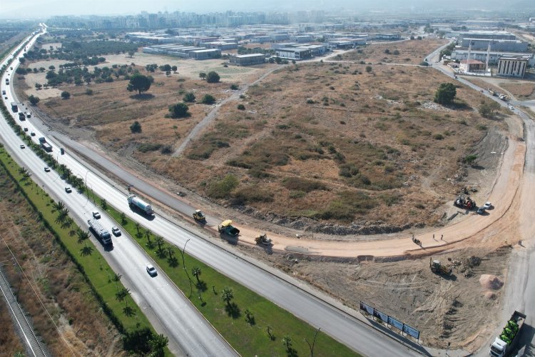 Manisa'da Muradiye OSB kavşağındaki trafiğe neşter -