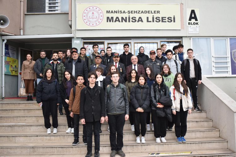 Manisa'da öğrencilere şehitlik ve gazilik kavramları anlatıldı -