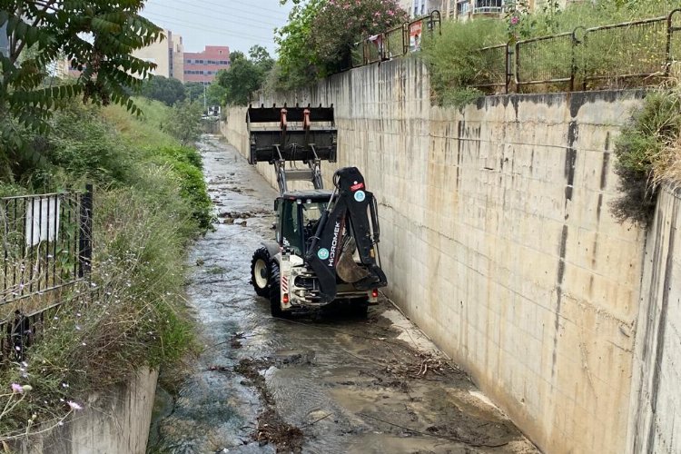 Manisa'da olası taşkınlara karşı önleme devam -