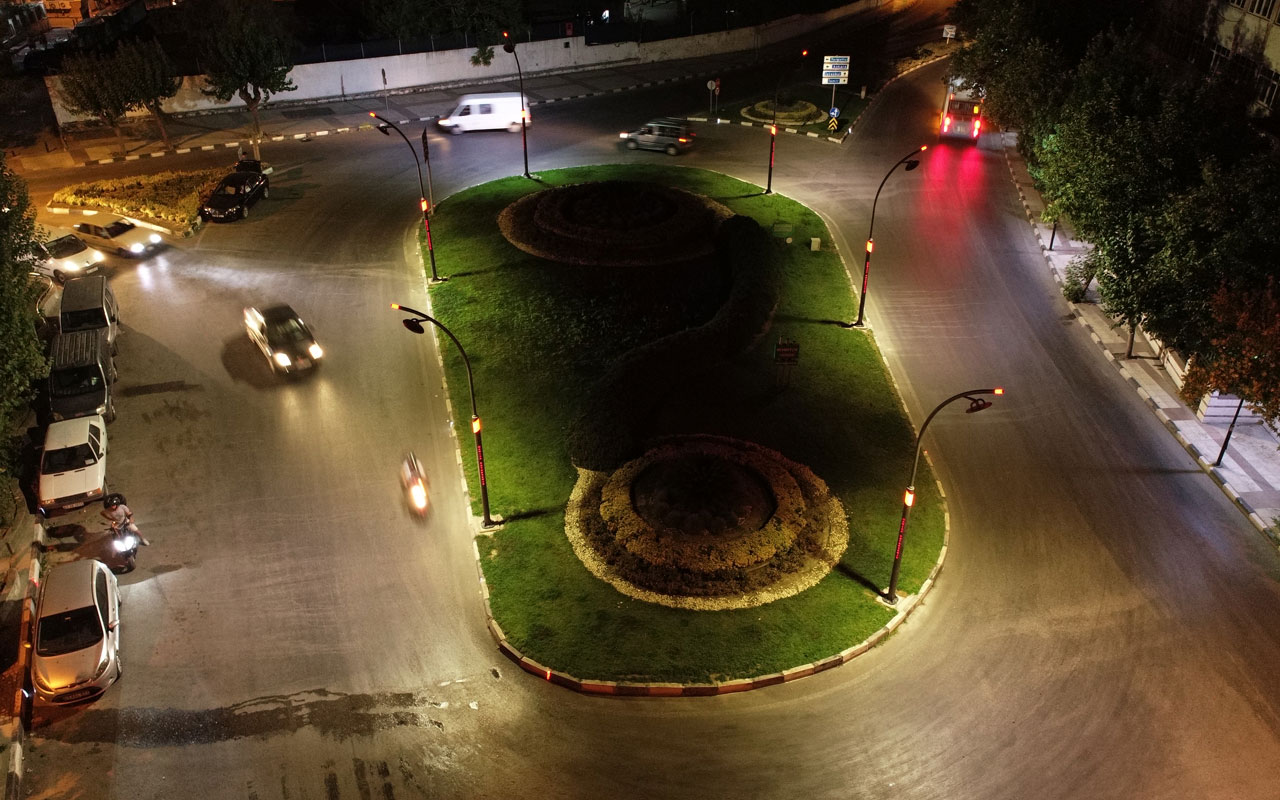 Manisa’da peyzaj alanında aydınlatma çalışması