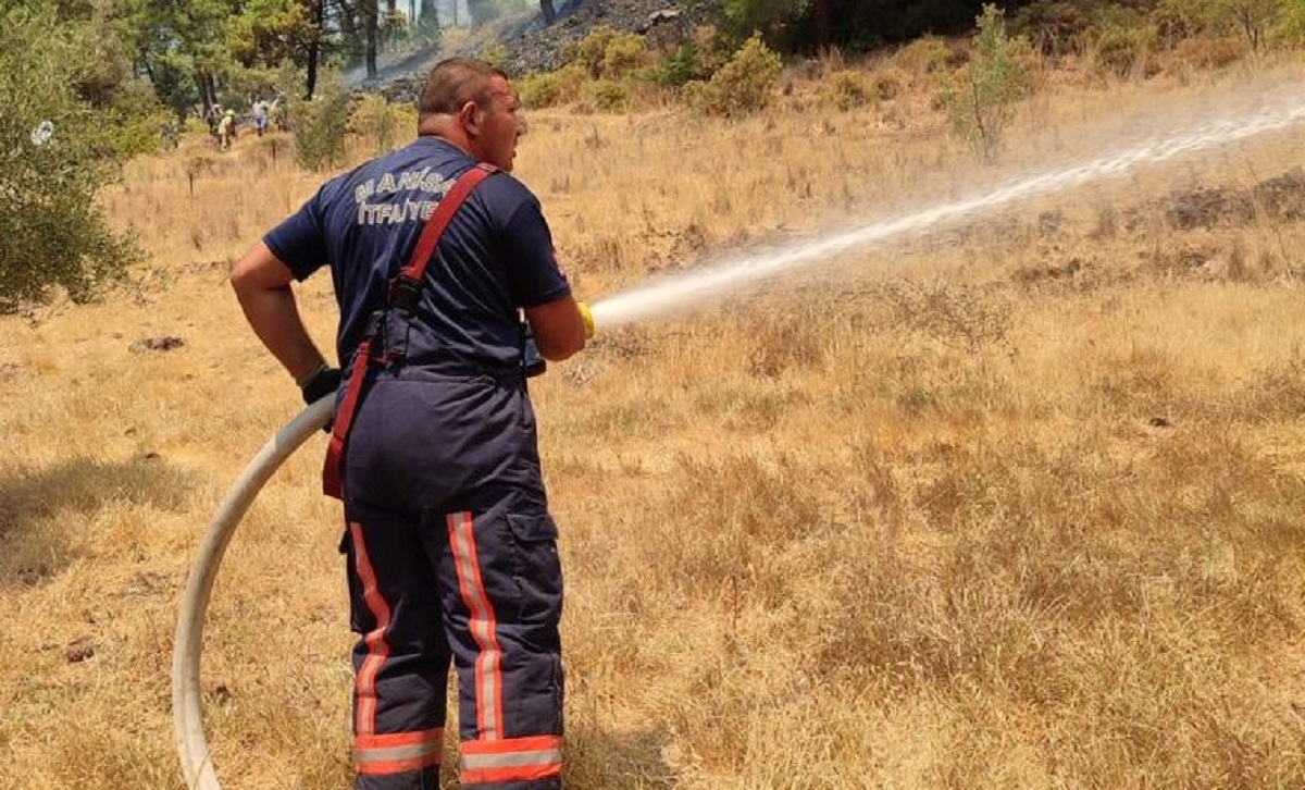 Manisa’dan Marmaris’e takviye ekip