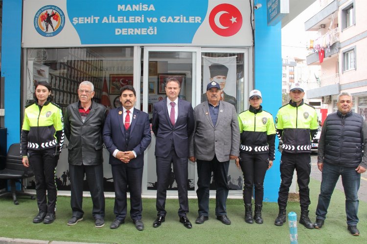 Manisa Emniyeti'nden 'Şehit Aileleri ve Gazeiler'e ziyaret -