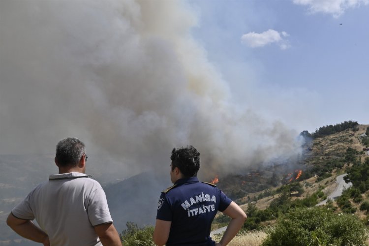 Manisa İtfaiyesi'nden Bornova yangınına takviye -