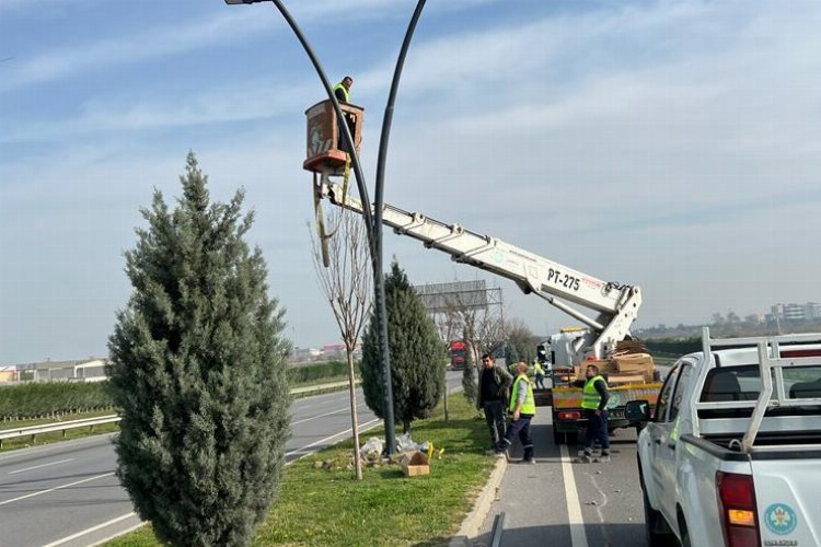 Manisa-İzmir Çevre Yolu'nda aydınlatma çalışmaları -