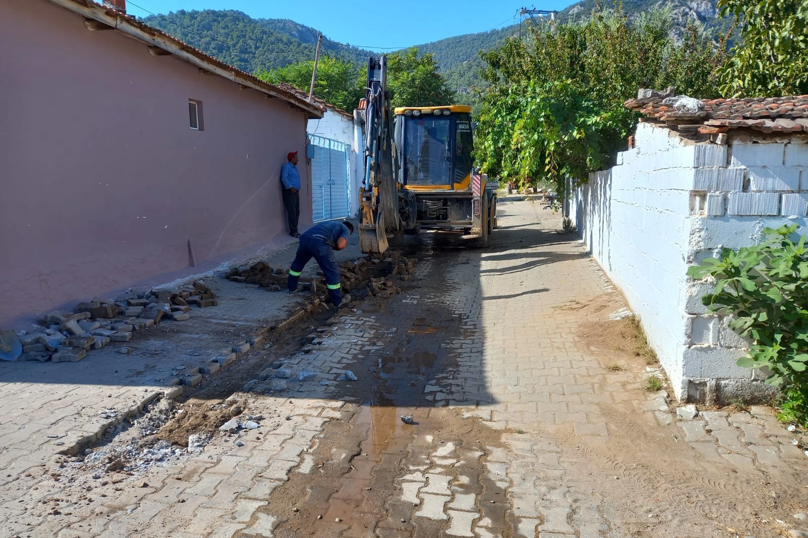 Manisa Kayaaltı Mahallesine sağlıklı içe suyu hattı -