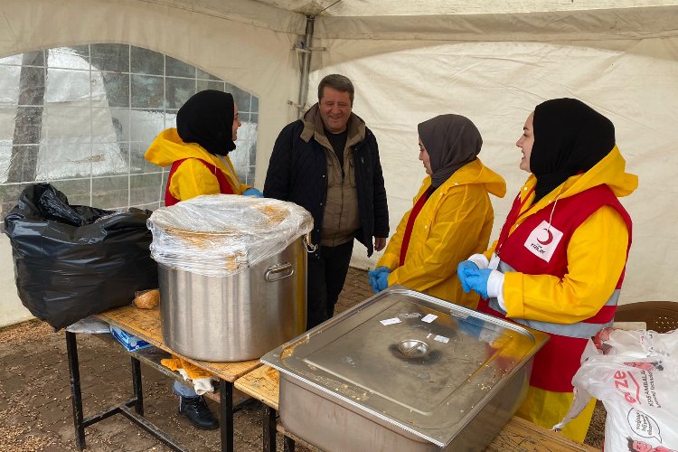 Manisa'nın afet bölgesine desteği sürüyor -