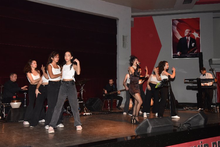 Manisa Pop Orkestrası'dan yeni yıl konseri -