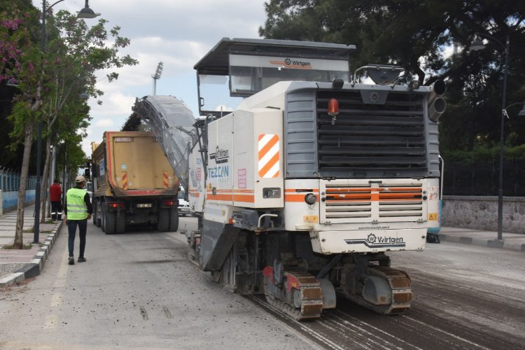 Manisa Şehzadeler'de asfalt yenileme -