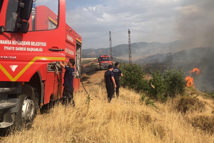 Manisa Turgutlu'daki yangın kontrol altında -