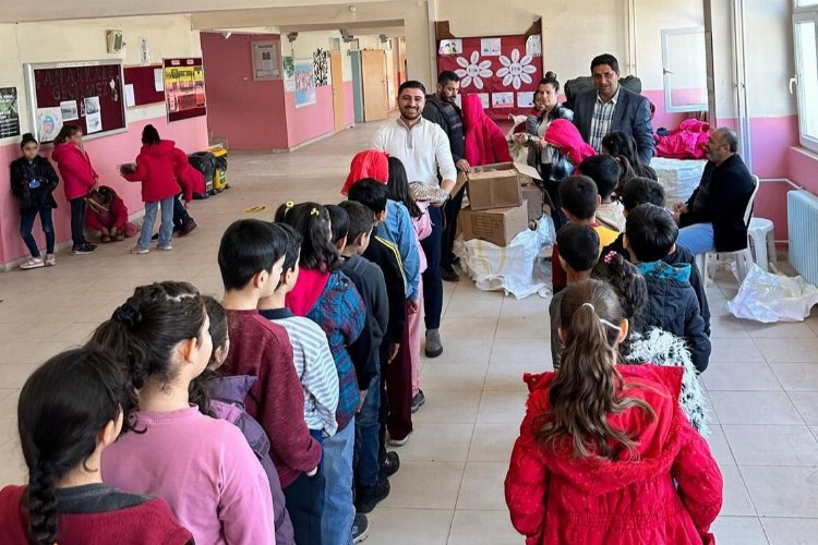 Mardinli hayırsever 10 bin çocuğu güldürdü -