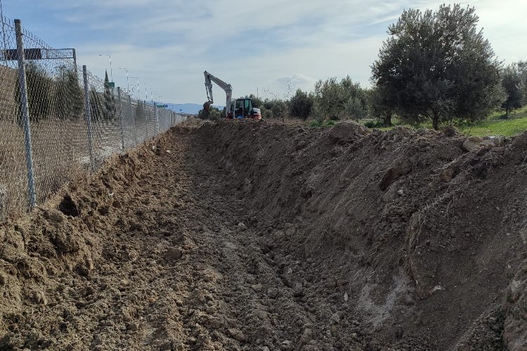 MASKİ’den Koyuncu Mahallesinde dere temizliği -