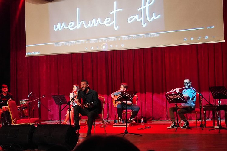 Mehmet Atlı 30'uncu sanat yılını Mardin'de kutladı -