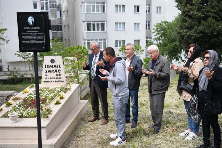 Merhum Başkan Saraç mezarı başında anıldı -