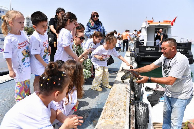 Mersin'de miniklere deniz temizliğinin önemi anlatıldı -