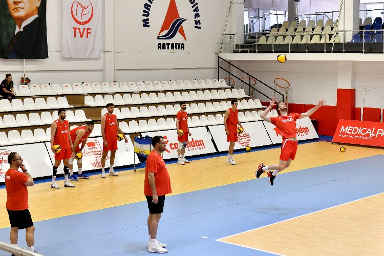 Milli voleybolculara baklava dopingi -