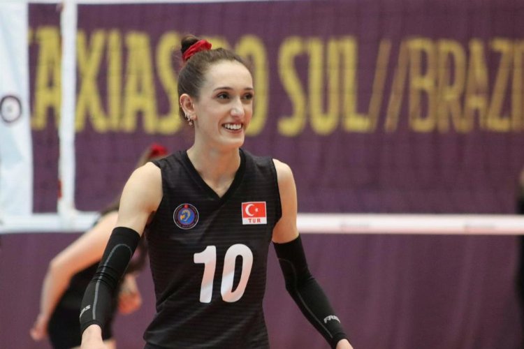 Milli yıldız Selinay Akçin Manisa BBSK’da -